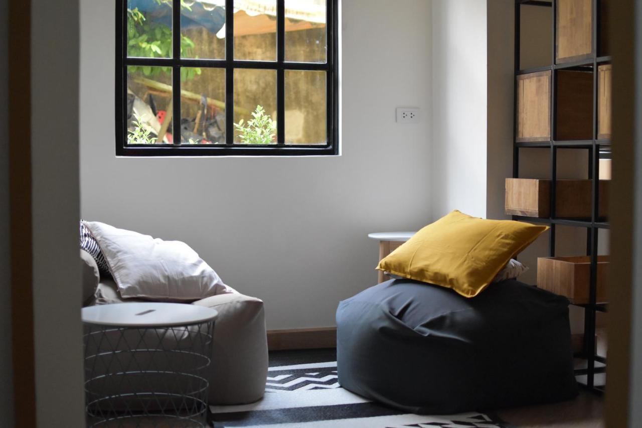 Tidjai Bangkok Hostel Экстерьер фото